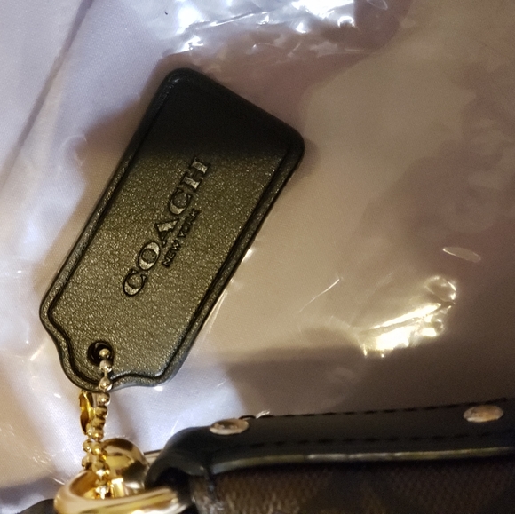 100% Authentic Coach Skylar Hobo Signature Canvas - Picture 6 of 10